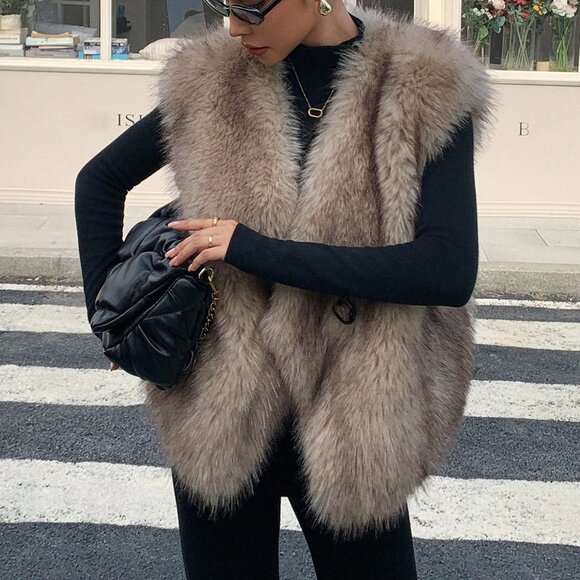 Camel Women's Party V-Neck Loose Sleeveless Faux Fur Vest - Picture 1 of 11